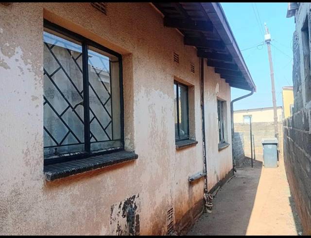 2 BEDROOM HOUSE FOR SALE IN NALEDI